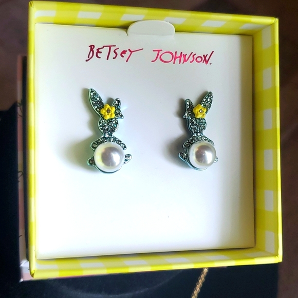 Betsey Johnson Bunny Earrings - Picture 4 of 8